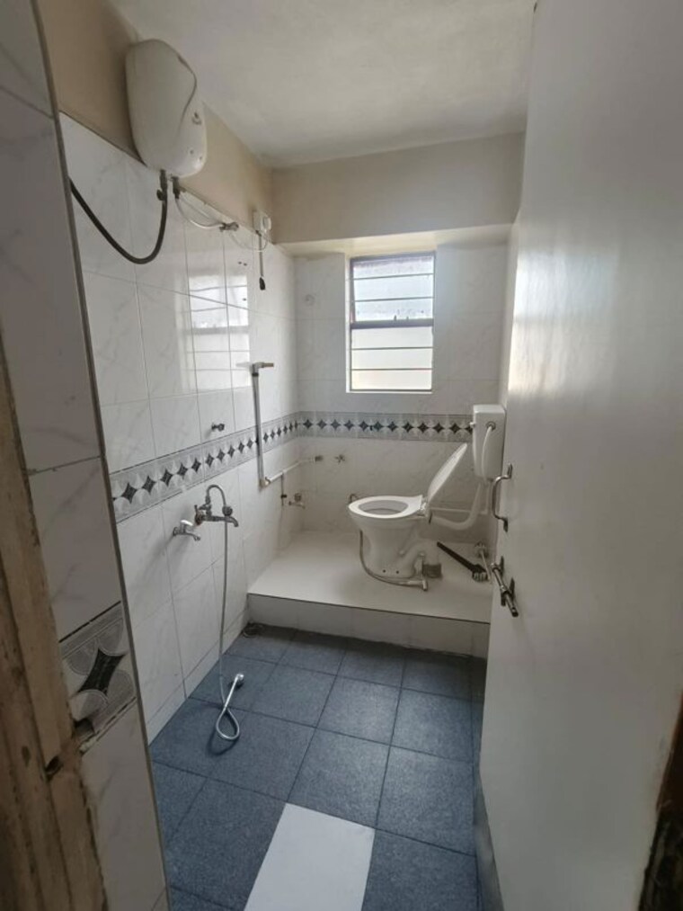 Bathroom, golden-city 1 RK 380 Sq.Ft. Apartment In Bhawani Peth Pune 10416988