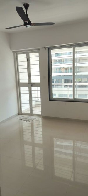 Room in 2 BHK Apartment at Royal Namoville, Balewadi – for Rent