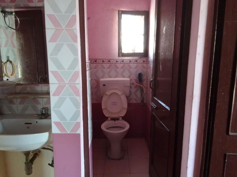 Bathroom, sector 45 2 Bedroom 800 Sq.Ft. Apartment In Sector 45 Chandigarh 10417063