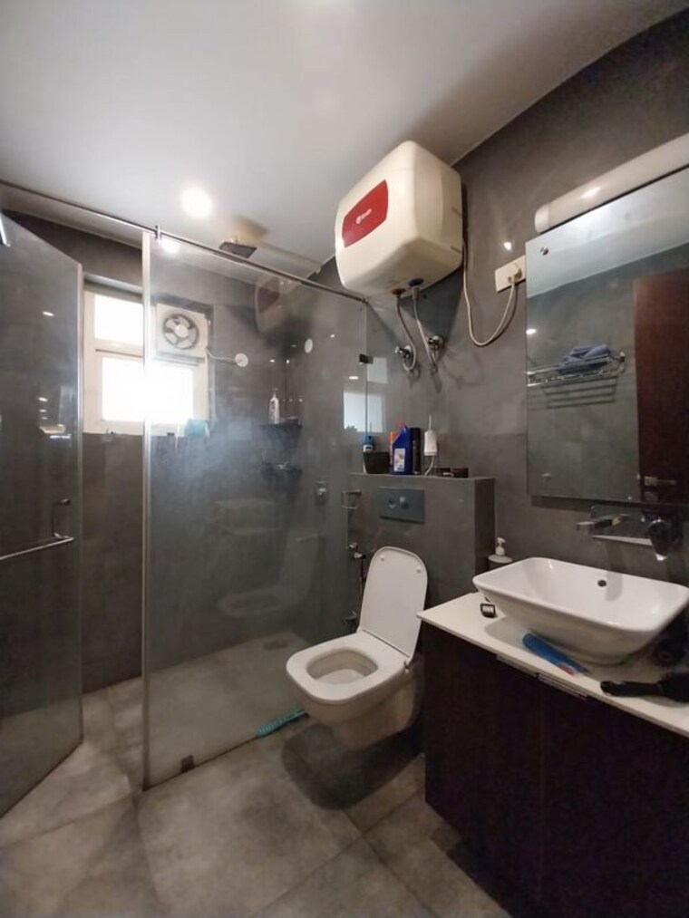 Bathroom, sushant lok i 4 Bedroom 2700 Sq.Ft. Builder Floor In Sushant Lok I Gurgaon 10417146