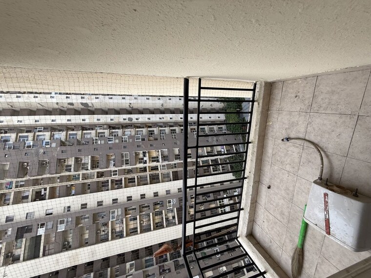 Balcony, paramount-floraville 2 Bedroom 1045 Sq.Ft. Apartment In Sector 137 Noida 10417149