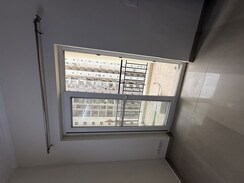 2 BHK Apartment For Rent in Paramount Floraville