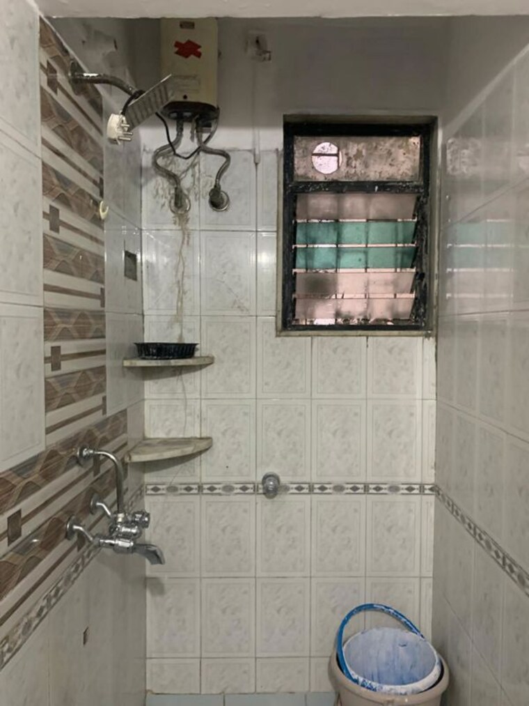 Bathroom, avillion-greenfields-co-op-housing-society 2 Bedroom 7500 Sq.Ft. Apartment In Jogeshwari East Mumbai 10417154