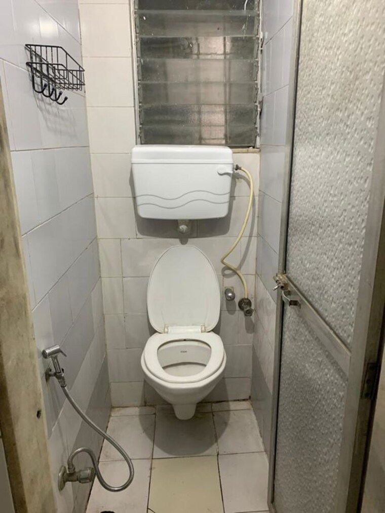 Bathroom, avillion-greenfields-co-op-housing-society 2 Bedroom 7500 Sq.Ft. Apartment In Jogeshwari East Mumbai 10417154