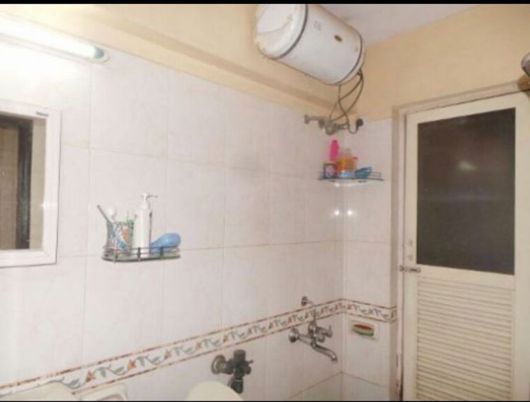 Bathroom, k-raheja-palm-court 1 Bedroom 450 Sq.Ft. Apartment In Malad West Mumbai 10417169