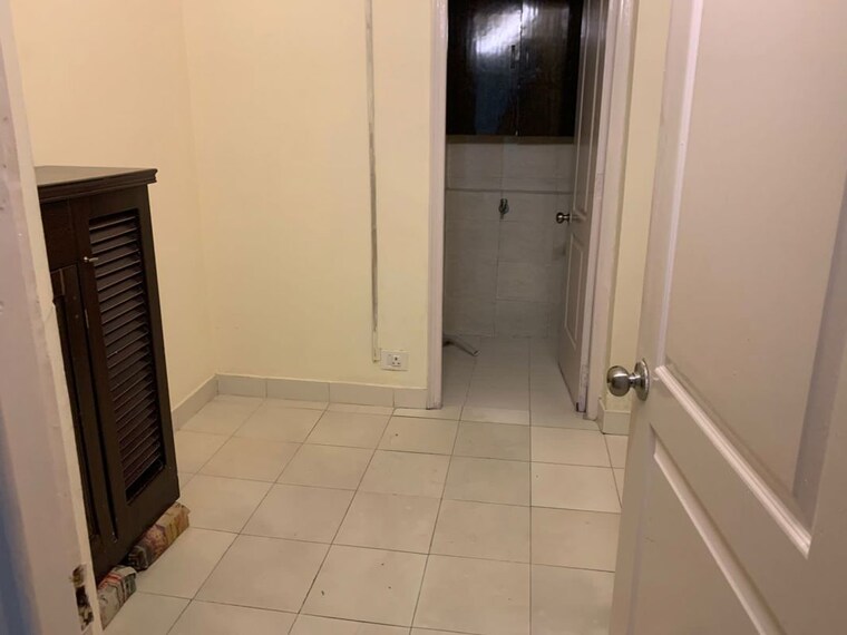 Bathroom, paras-tierea-studio-apartments 3.5 Bedroom 1265 Sq.Ft. Apartment In Sector 137 Noida 10417202