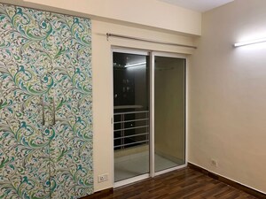 Room in 3.5 BHK Apartment at Paras Tierea Studio Apartments, Sector 137 – for Sale