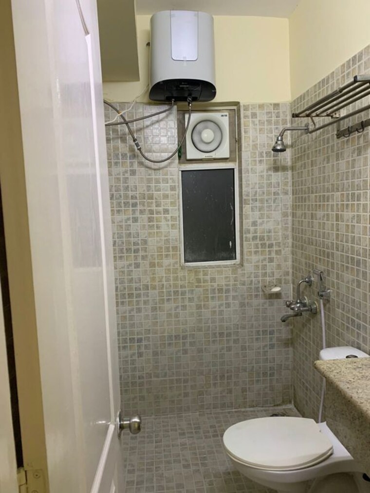Bathroom, paras-tierea-studio-apartments 3.5 Bedroom 1265 Sq.Ft. Apartment In Sector 137 Noida 10417202