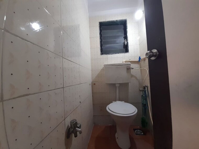 Bathroom, malad east 1 Bedroom 310 Sq.Ft. Apartment In Malad East Mumbai 10417211