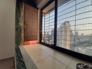 Room in 1 BHK Apartment at Malad East – for Rent