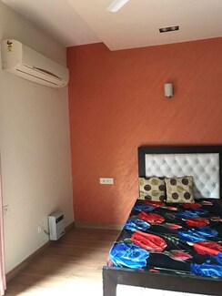 3.5 BHK + Servant Room Apartment For Sale in Sector 16 A