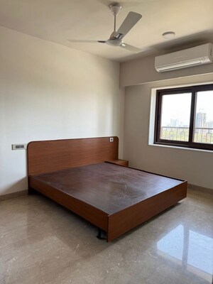 Room in 3 BHK Apartment at Casablanca, Cuffe Parade – for Rent