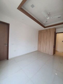 4 BHK + Servant Room Apartment For Sale in DLF The Summit