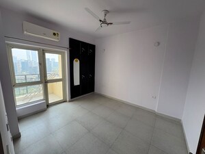 Room in 3 BHK Apartment at Nimbus The Golden Palm, Sector 168 – for Rent