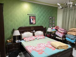 4 BHK + Pooja Room,Servant Room Independent House For Rent in South City 1