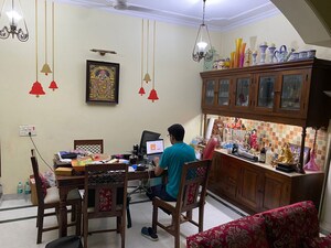 Living Room in 4 BHK Independent House at South City 1 – for Rent