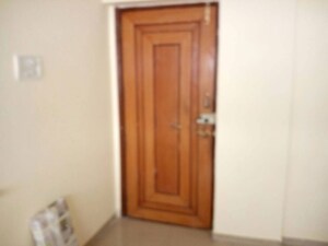 Room in 1 BHK Apartment at Bhoomi Gokul, Goregaon East – for Rent