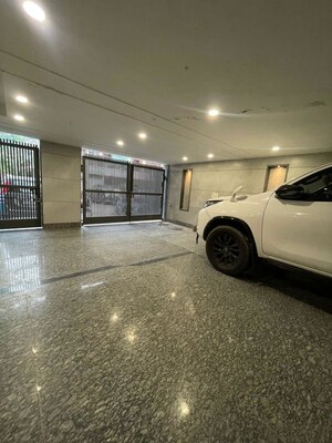 Parking in 4 BHK Builder Floor at Derawal Nagar – for Sale