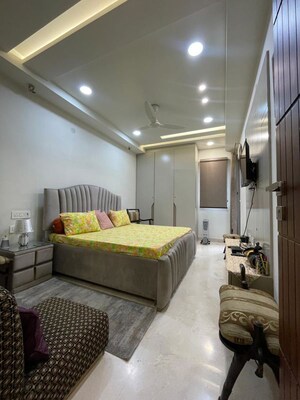 Room in 4 BHK Builder Floor at Derawal Nagar – for Sale