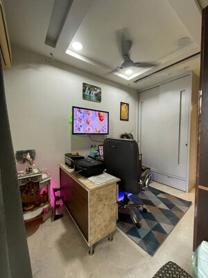 Furnished Amenities in 4 BHK Builder Floor at Derawal Nagar – for Sale