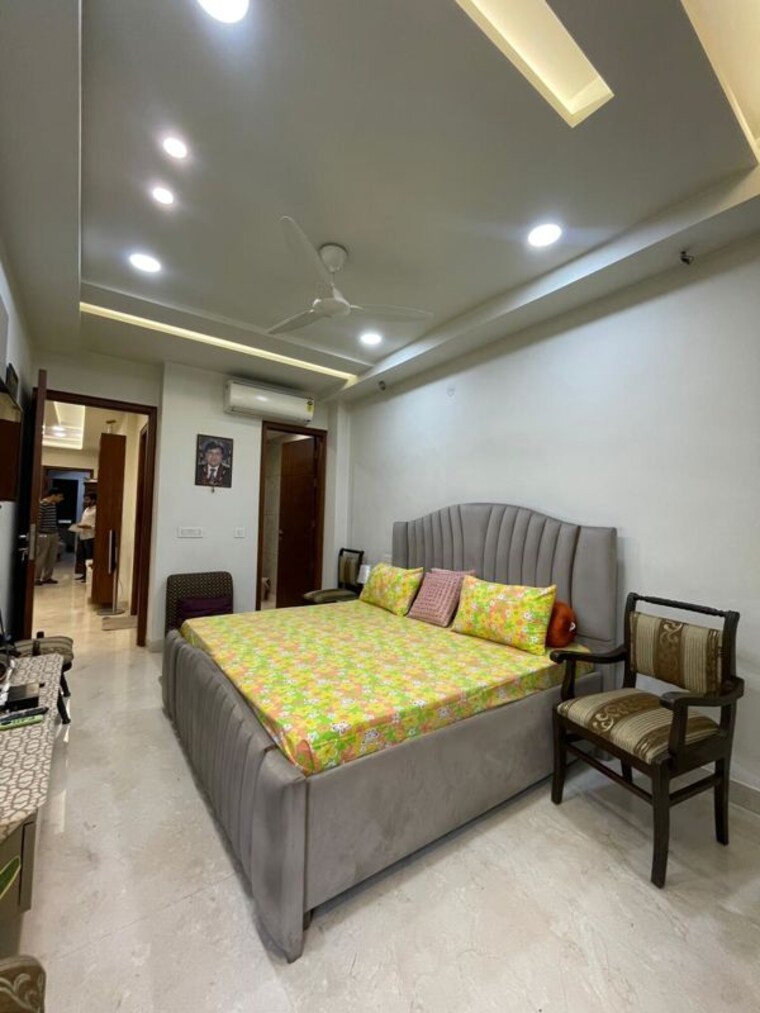 Room, derawal nagar 4 Bedroom 130 Sq.Yd. Builder Floor In Derawal Nagar Delhi 10417352