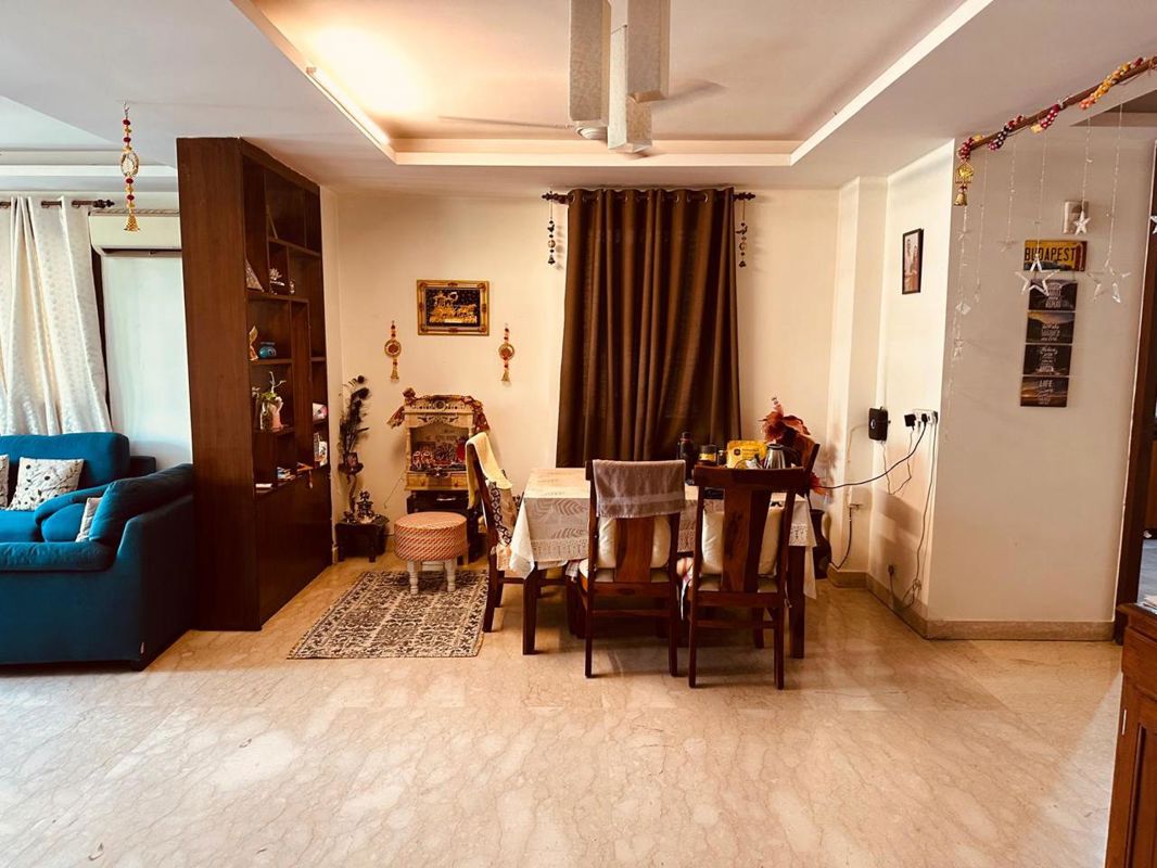 4 BHK + Servant Room,Extra Room Builder Floor For Rent in Chittaranjan Park