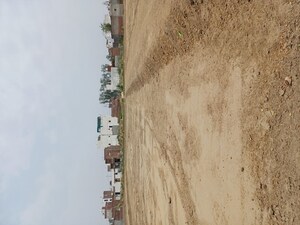  Plot For Sale in Karnera Village