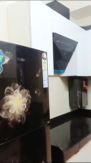 Team Area in 1 BHK Apartment at Shreepati Skies, Tardeo – for Rent
