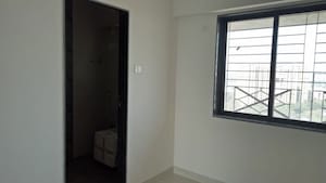 Room in 3 BHK Apartment at Vaishnavi Heights Sion, Sion – for Sale