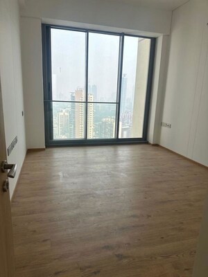 Room in 4 BHK Apartment at Rustomjee Crown, Prabhadevi – for Sale