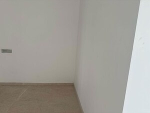 Room in 4 BHK Apartment at Rustomjee Crown, Prabhadevi – for Sale