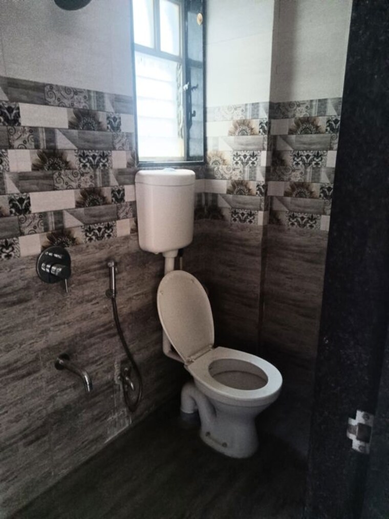 Bathroom, phase 1 2 Bedroom 1100 Sq.Ft. Apartment In Phase 1 Pune 10417431