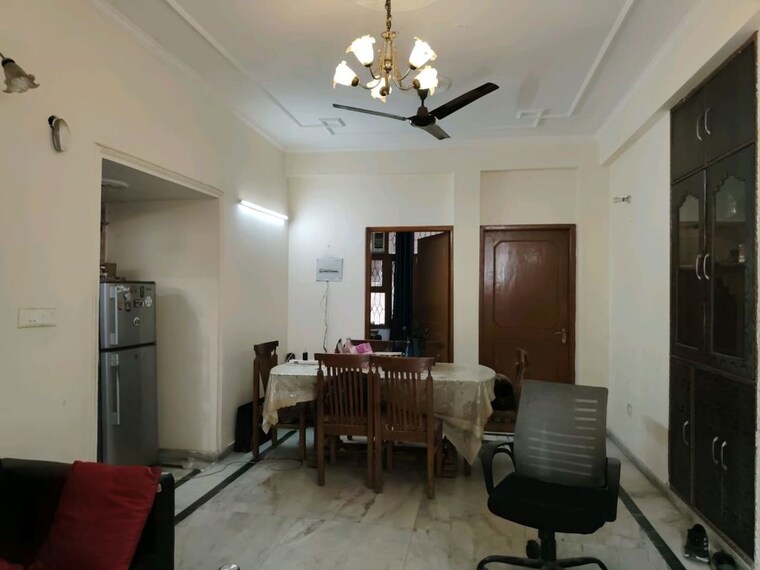 Living Room, ardee-city 4 Bedroom 300 Sq.Yd. Builder Floor In Sector 52 Gurgaon 10417405