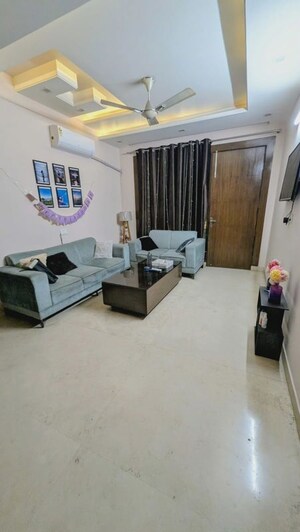 Living Room in 4 BHK Builder Floor at Ardee City, Sector 52 – for Rent