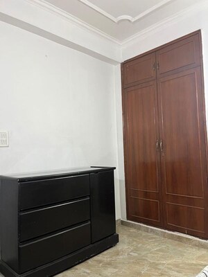 Room in 2 BHK Apartment at Kendriya Vihar Noida, Sector 51 – for Rent
