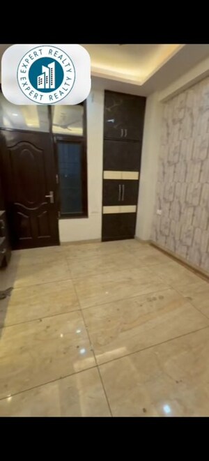Parking in 3 BHK Builder Floor at Indirapuram Abhay Khand 4 – for Sale