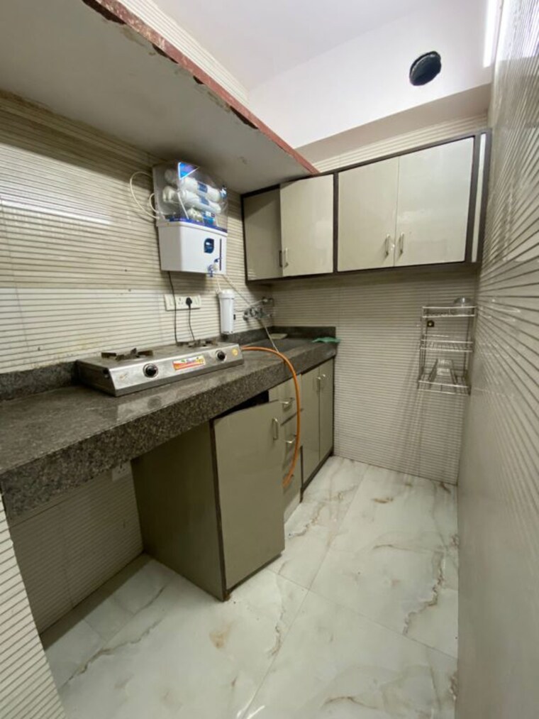 Kitchen, west patel nagar 1 Bedroom 50 Sq.Yd. Builder Floor In West Patel Nagar Delhi 10417439