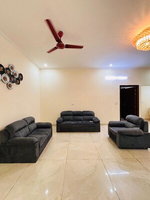 Living Room in 3 BHK Builder Floor at Sector 57 – for Rent
