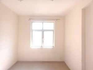 Room in 2 BHK Apartment at Mahagun My Woods, Sector 16c Greater Noida – for Rent