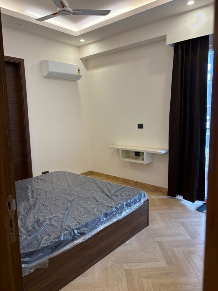 Bedroom, raj-one-good-earth 3 Bedroom 1704 Sq.Ft. Builder Floor In Sector 71 Gurgaon 10417487