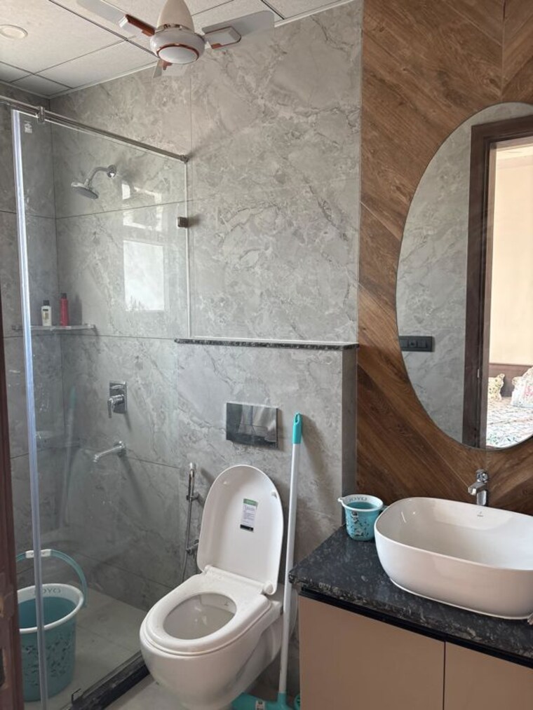 Bathroom, raj-one-good-earth 3 Bedroom 1704 Sq.Ft. Builder Floor In Sector 71 Gurgaon 10417487