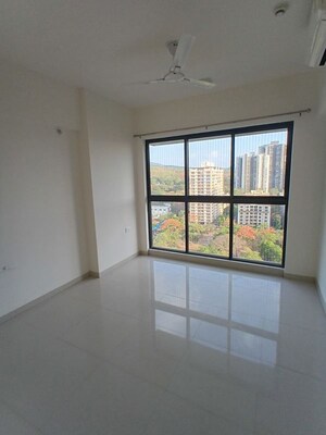 Room in 3.5 BHK Apartment at Lodha Woods, Kandivali East – for Rent