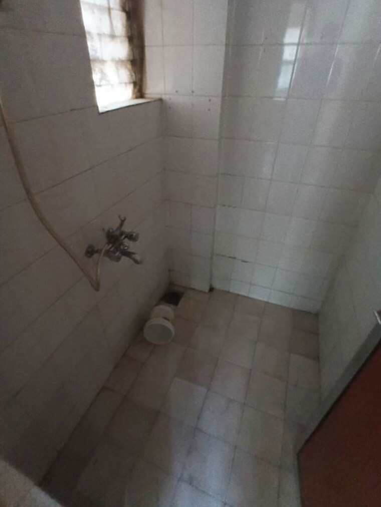 Bathroom, alica-nagar-chs 1 Bedroom 400 Sq.Ft. Apartment In Kandivali East Mumbai 10417501