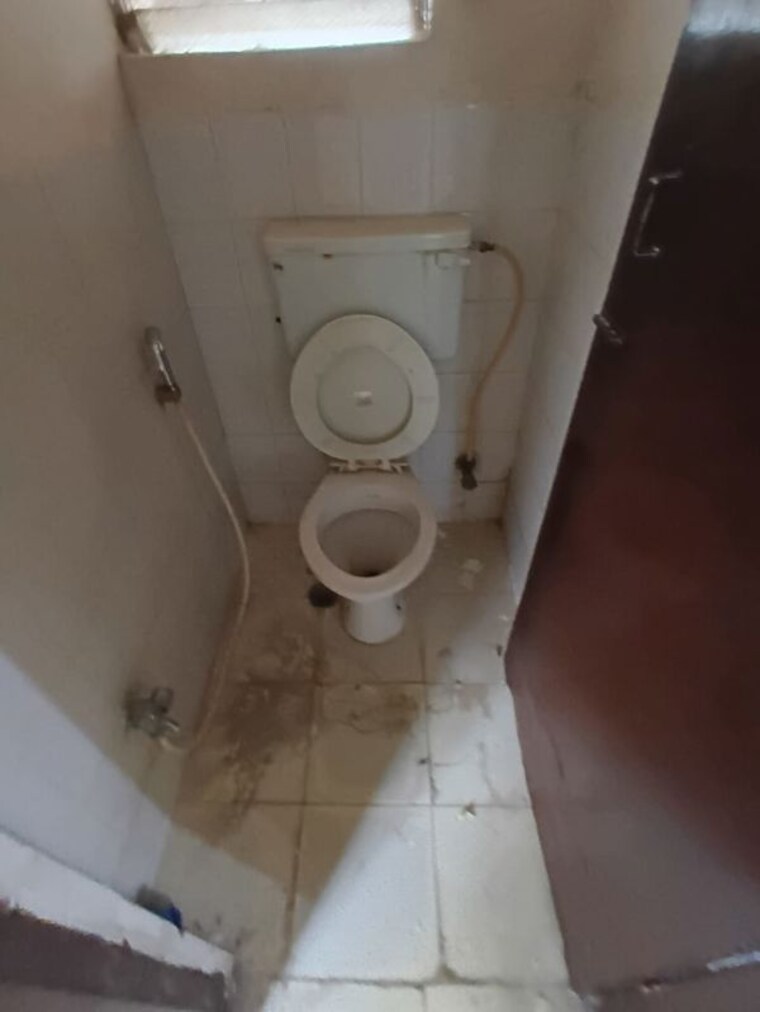Bathroom, alica-nagar-chs 1 Bedroom 400 Sq.Ft. Apartment In Kandivali East Mumbai 10417501