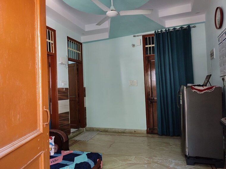 Living Room, chiranjiv vihar 2 Bedroom 85 Sq.Yd. Apartment In Chiranjiv Vihar Ghaziabad 10417423