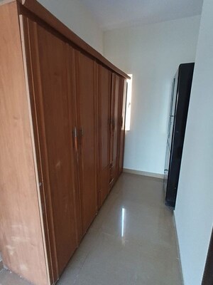 Room in 3.5 BHK Apartment at Lokhandwala Whispering Palms XXclusives, Kandivali East – for Rent