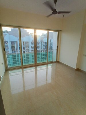 Room in 3.5 BHK Apartment at Lokhandwala Whispering Palms XXclusives, Kandivali East – for Rent