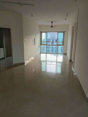 Room in 3.5 BHK Apartment at Lokhandwala Whispering Palms XXclusives, Kandivali East – for Rent