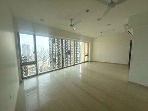 Room in 5 BHK Apartment at Lodha Kiara, Worli – for Sale