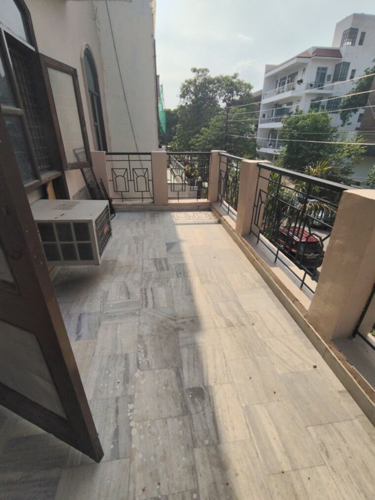 Balcony, rwa-apartments-sector-71 3 Bedroom 1650 Sq.Ft. Independent House In Sector 71 Noida 10417530
